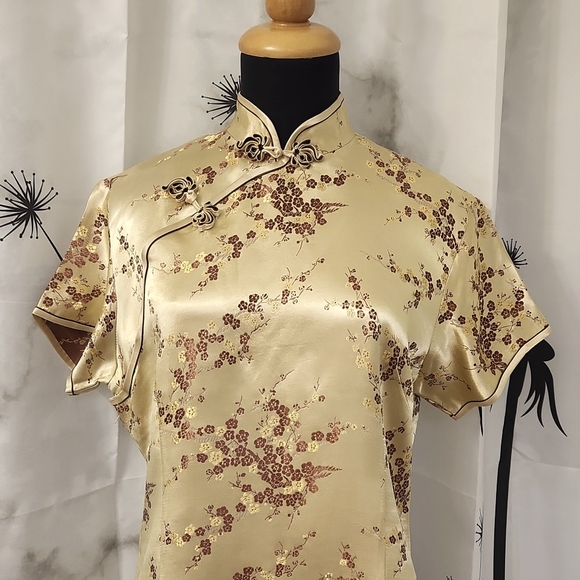 Gold Traditional Chinoiserie Dress - Picture 2 of 8